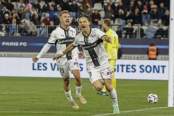 Lepaul voit triple, Rennes tombe de haut..